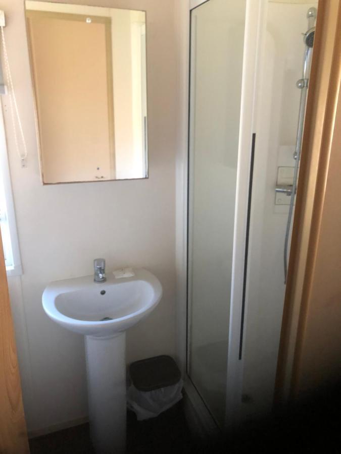Classy Caravan With Ample Space Bembridge Exterior foto